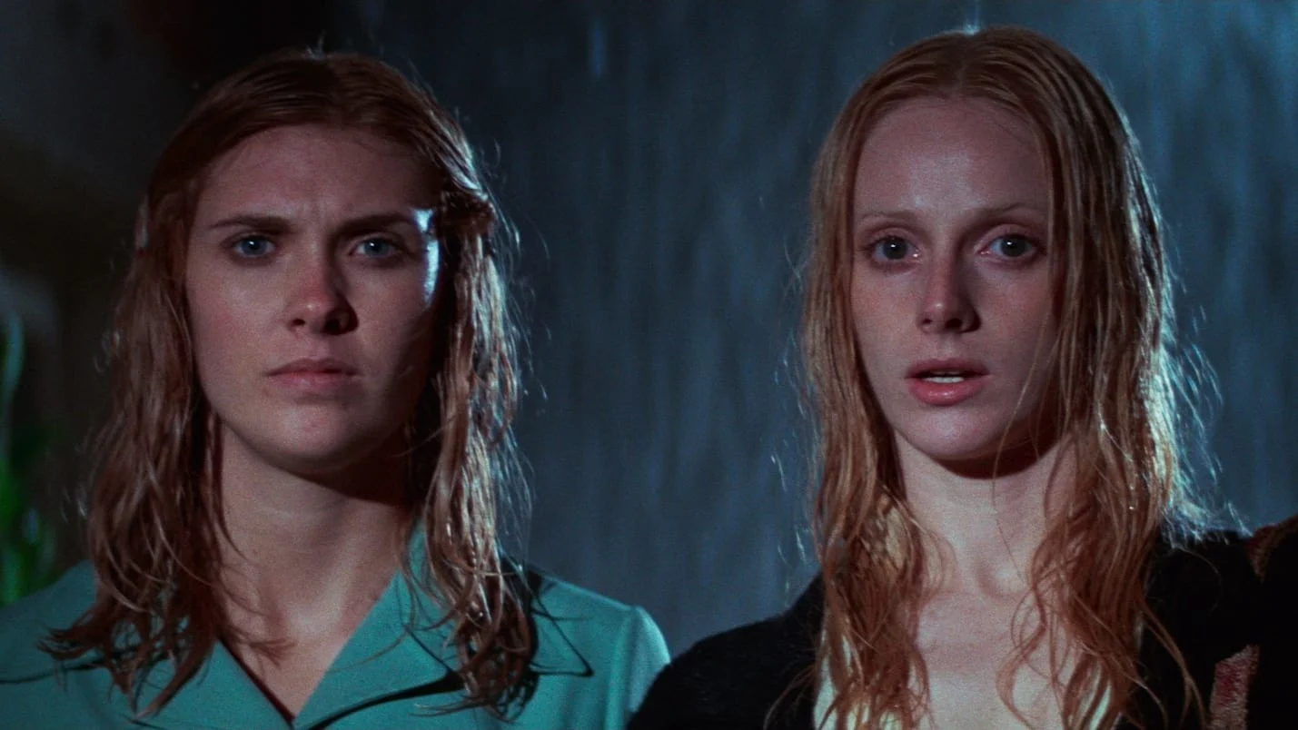 Gái Xinh Gõ Cửa Full