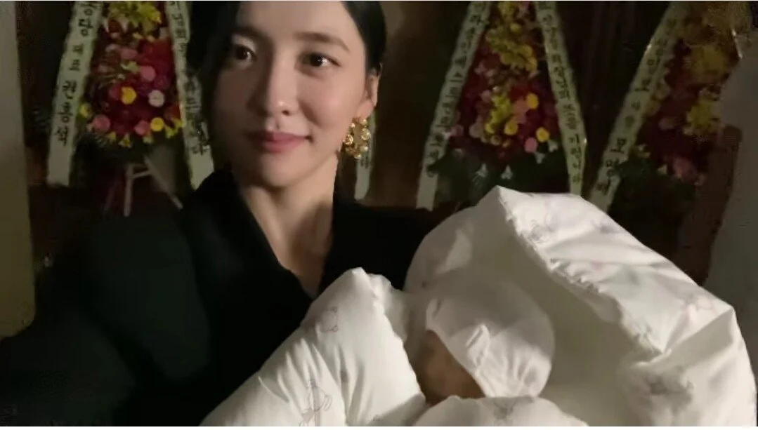 Cho Tôi Mượn Bạn Trai Của Bạn Full