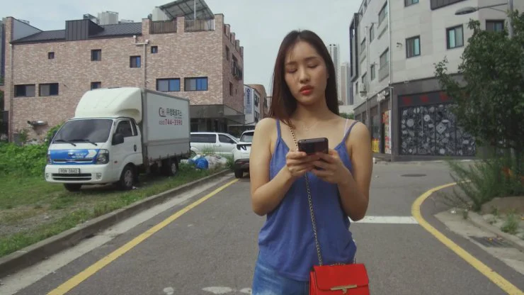 Hai Cô Nàng Xinh Đẹp Và Vị Khách Biến Thái Full